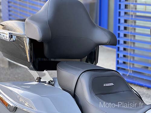 Harley Davidson HD Road Glide 117 Tour Pack Alquiler de Motocicleta Francia